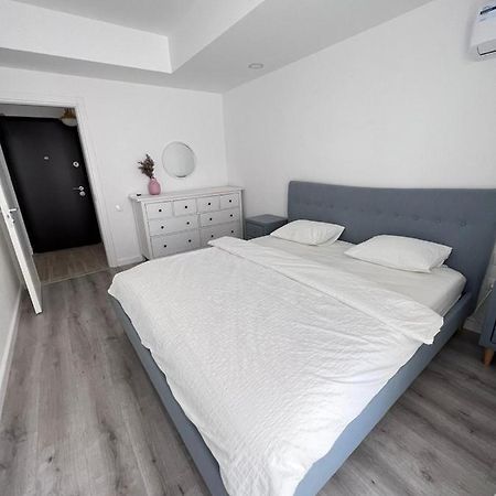 Cosmopolis Bliss: Your Home Away From Home Stefanestii de Jos المظهر الخارجي الصورة