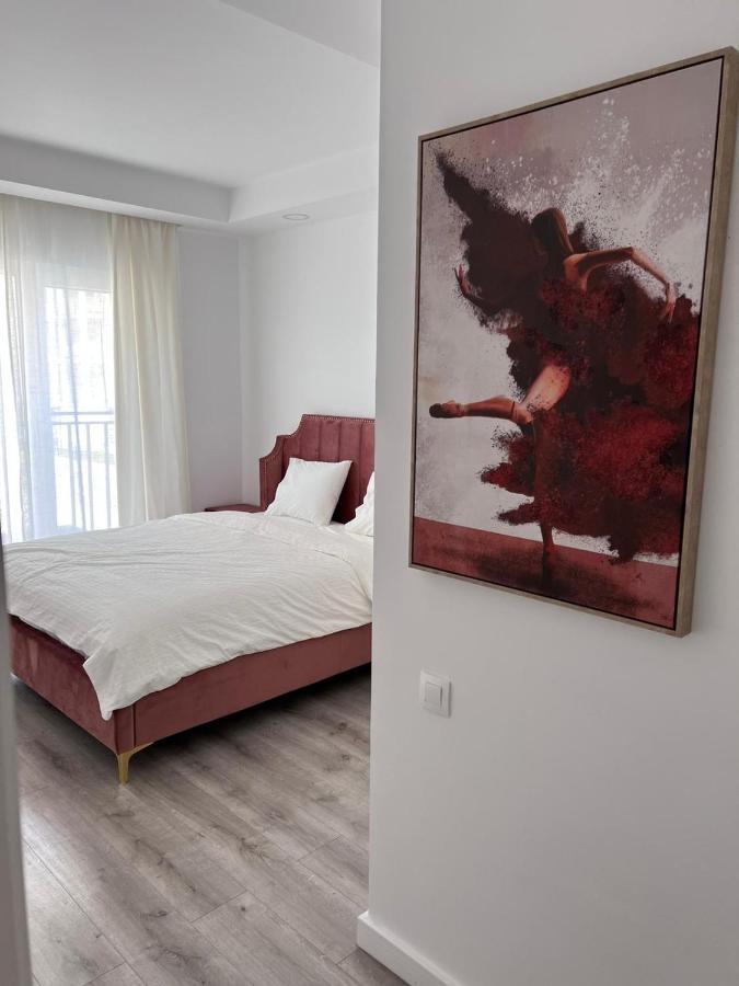Cosmopolis Bliss: Your Home Away From Home Stefanestii de Jos المظهر الخارجي الصورة