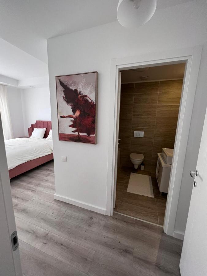 Cosmopolis Bliss: Your Home Away From Home Stefanestii de Jos المظهر الخارجي الصورة