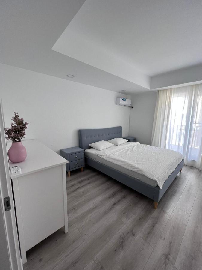 Cosmopolis Bliss: Your Home Away From Home Stefanestii de Jos المظهر الخارجي الصورة